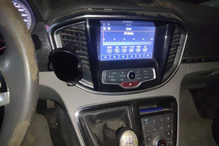 Used JAC Refine M4 2016 2.0L Manual Luxury Smart Version
