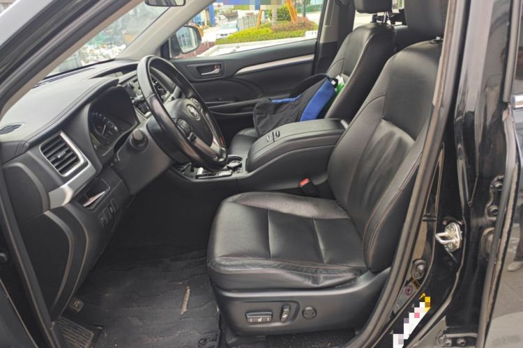 Used Toyota Highlander 2015 2.0T Two-Wheel Drive Luxury Edition 7 Seats Left Front Seat