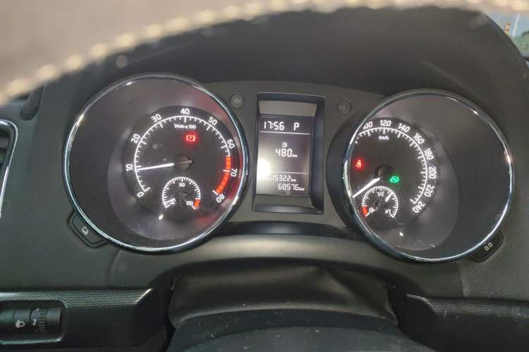 Used Skoda Yeti 2016 1.4TSI DSG Advanced Edition Instrument Cluster