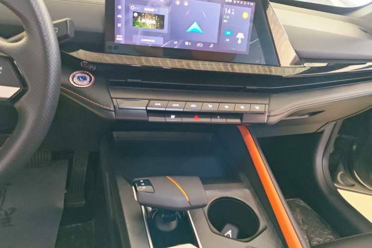 Used CHANGAN UNI-V iDD 2023 ZhiDian iDD 1.5T 113km Smart & Fun Version Audio And AC Panel