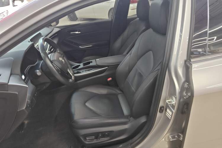Used Toyota Avalon 2019 2.0L Luxury Edition China VI Standard

