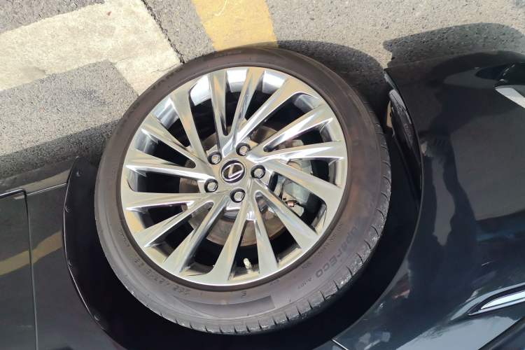 Used Lexus ES 2023 200 Excellence Edition