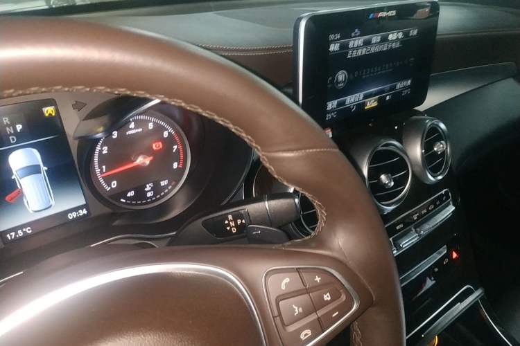 Used Mercedes-Benz GLC 2018 GLC 260 4MATIC Luxury Model
