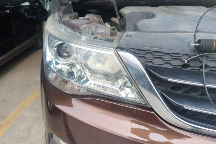 Used Baojun 730 2016 1.5L Manual Comfort Version 7 Seats China V Emission Standard Right Front Headlight