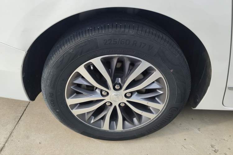 Used Buick GL8 2022 ES Landtrek 653T Comfort Edition