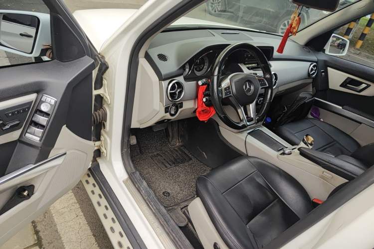 Used Mercedes-Benz GLK-Class 2015 GLK 260 4MATIC Dynamic Edition Ultimate Version
