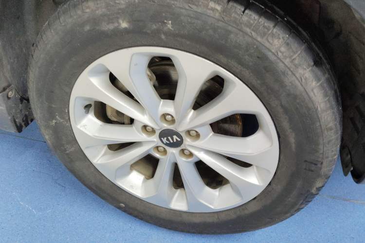 Used Kia Sorento 2013 2.4L 5-seat Gasoline Luxury Edition Right Front Wheel Hub