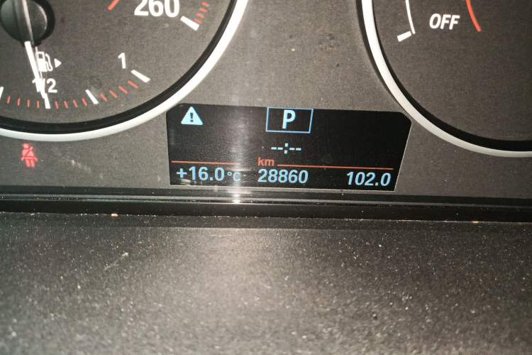 Used BMW 2 Series 2014 220i Sport Design Package Odometer Close Up