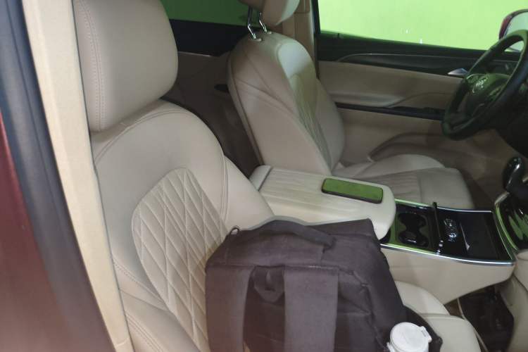 Used Buick GL8 2023 ES Lu Zun Luxury Edition and Yue Version Right Front Seat