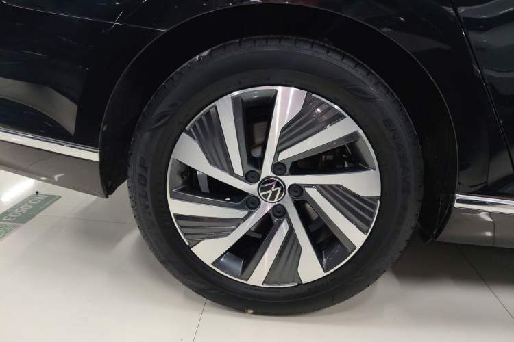 Used Volkswagen Magotan GTE Plug-in Hybrid 2022 GTE Luxury Model Exterior 5