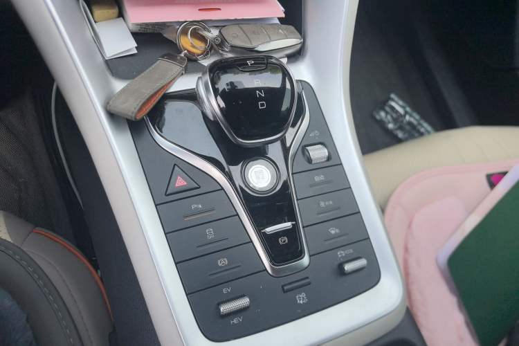 Used BYD Song Pro New Energy 2024 HONOR Edition DM-i 71KM Navigation Model
