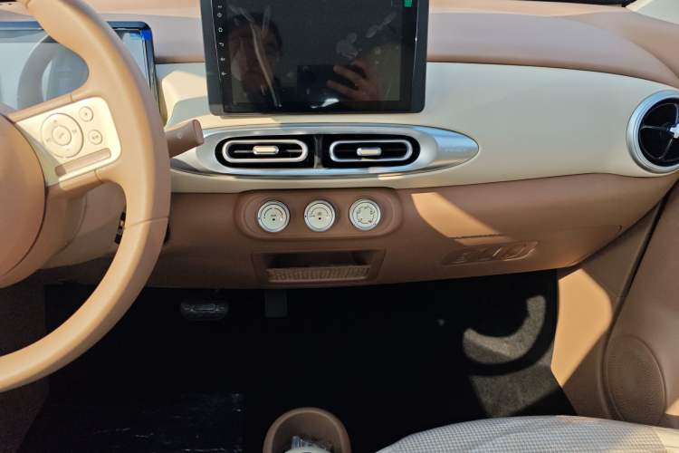 Used Wuling Hongguang MINIEV 2025 Four-Door Version Advanced Edition
