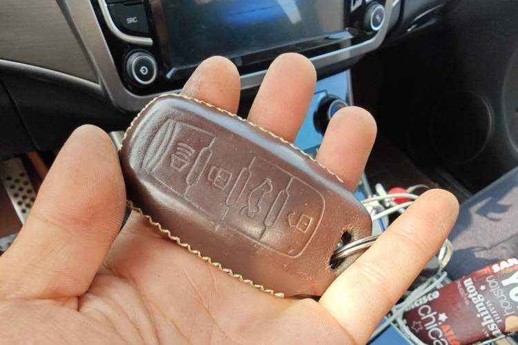 Used Haval H8 2017 2.0T Gasoline 4x4 Smart Enjoyment Version
