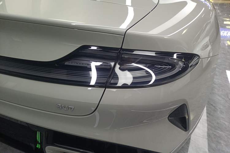 Used Xiaomi Auto SU7 2024 Rear-Drive Long-Range Intelligent Driving Version Exterior 2