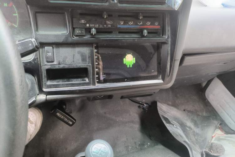 Used Jinbei Hiace 2020 2.0L Xiangyun Series Luxury Van High Roof China VI Standard Model 1TZS Audio And AC Panel