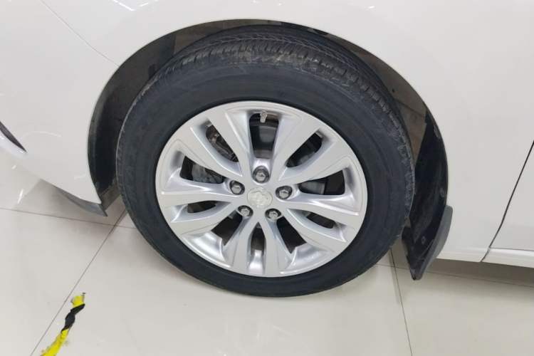 Used Buick GT 2021 Revised Version Flagship 1.5L Automatic Elite Edition Left Front Wheel Hub