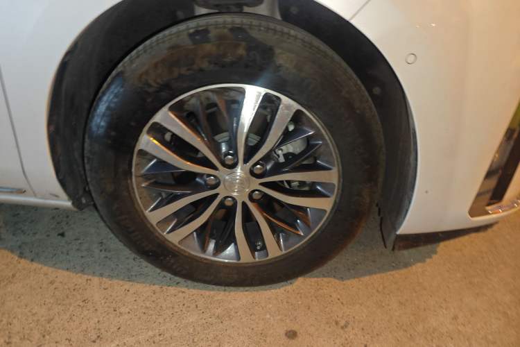 Used Buick GL8 2023 ES Lu Zun Deluxe Model
