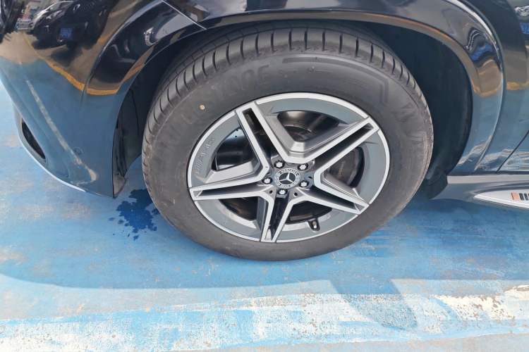 Used Mercedes-Benz GLE 2024 GLE 450 4MATIC AMG Line Left Front Wheel Hub