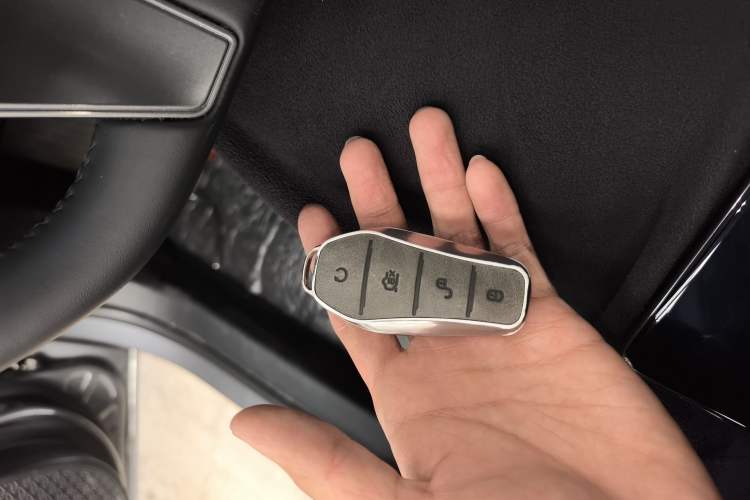 Used BYD Qin PLUS 2025 DM-i Smart Drive 55KM Leading Model Interior 1