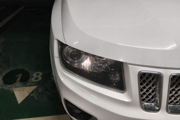 Used Jeep Compass 2014 2.0L two-wheel drive luxury version Right Front Headlight