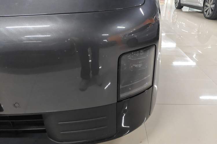 Used Li Auto MEGA 2024 Ultra Model
