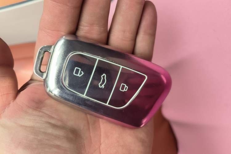 Used Chery QQ Little Ant 2024 Refreshed Version Youth Edition 321 km Beloved Edition 29.23 kWh Vehicle Key