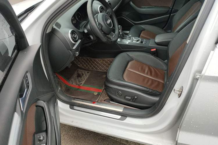 Used Audi A3 2016 Limousine 40 TFSI Luxury Model
