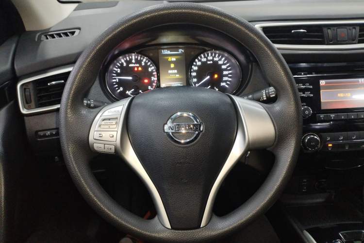 Used Nissan Qashqai 2016 2.0L CVT Elite Edition Steering Wheel