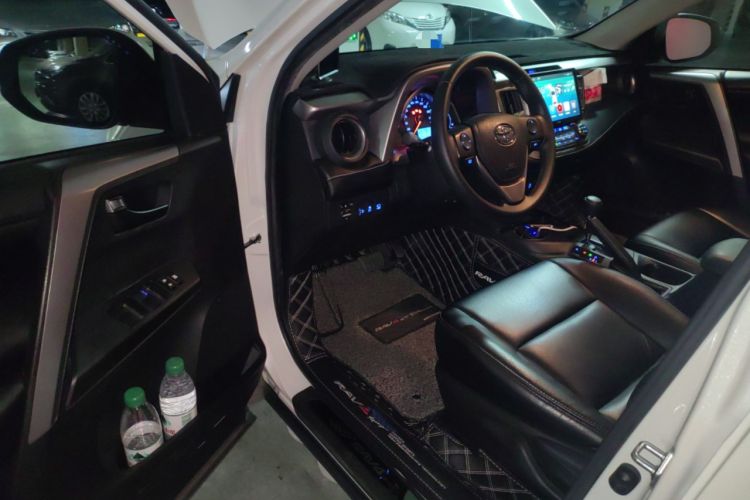 Used Toyota RAV4 2016 2.0L CVT Two-Wheel Drive Fashion Edition China V Standard