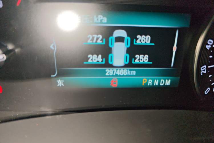 Used Buick GL8 2017 ES 28T Comfort Model China V Standard Odometer Close Up