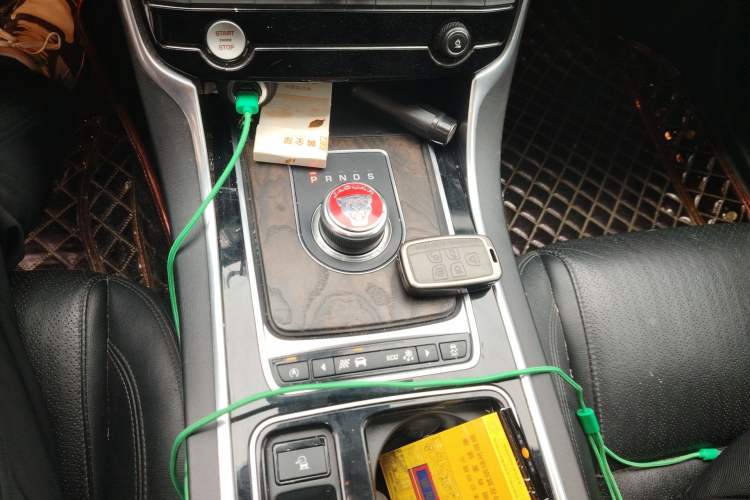 Used Jaguar XFL 2017 XFL 2.0T 240PS Luxury Edition Gear Lever