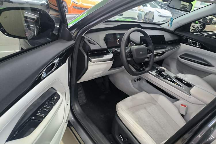 Used CHANGAN OSHAN Z6 New Energy 2022 Blue Whale iDD 150KM Flagship PLUS Smart Parking Edition