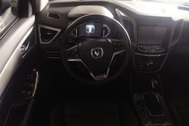Used CHANGAN CS75 2017 Shangkui Edition 1.8T Automatic All-Wheel-Drive Elite Model
