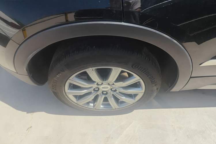 Used Cadillac XT4 2020 28T Two-Wheel-Drive Leading Version Right Rear Wheel Hub