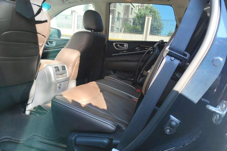 Used Infiniti QX60 2016 2.5 S/C Hybrid Two-Wheel-Drive Excellence Edition China V Standard
