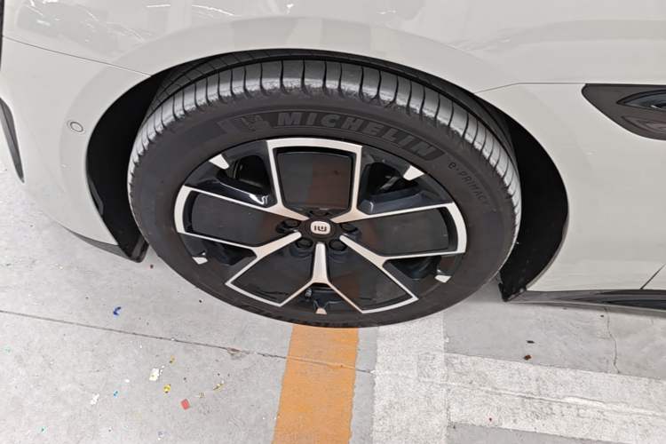 Used Xiaomi Auto SU7 2024 Rear-Drive Long-Range Intelligent Driving Version
