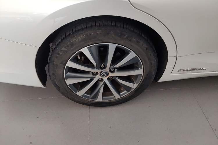 Used Lexus ES 2020 300h Premier Edition