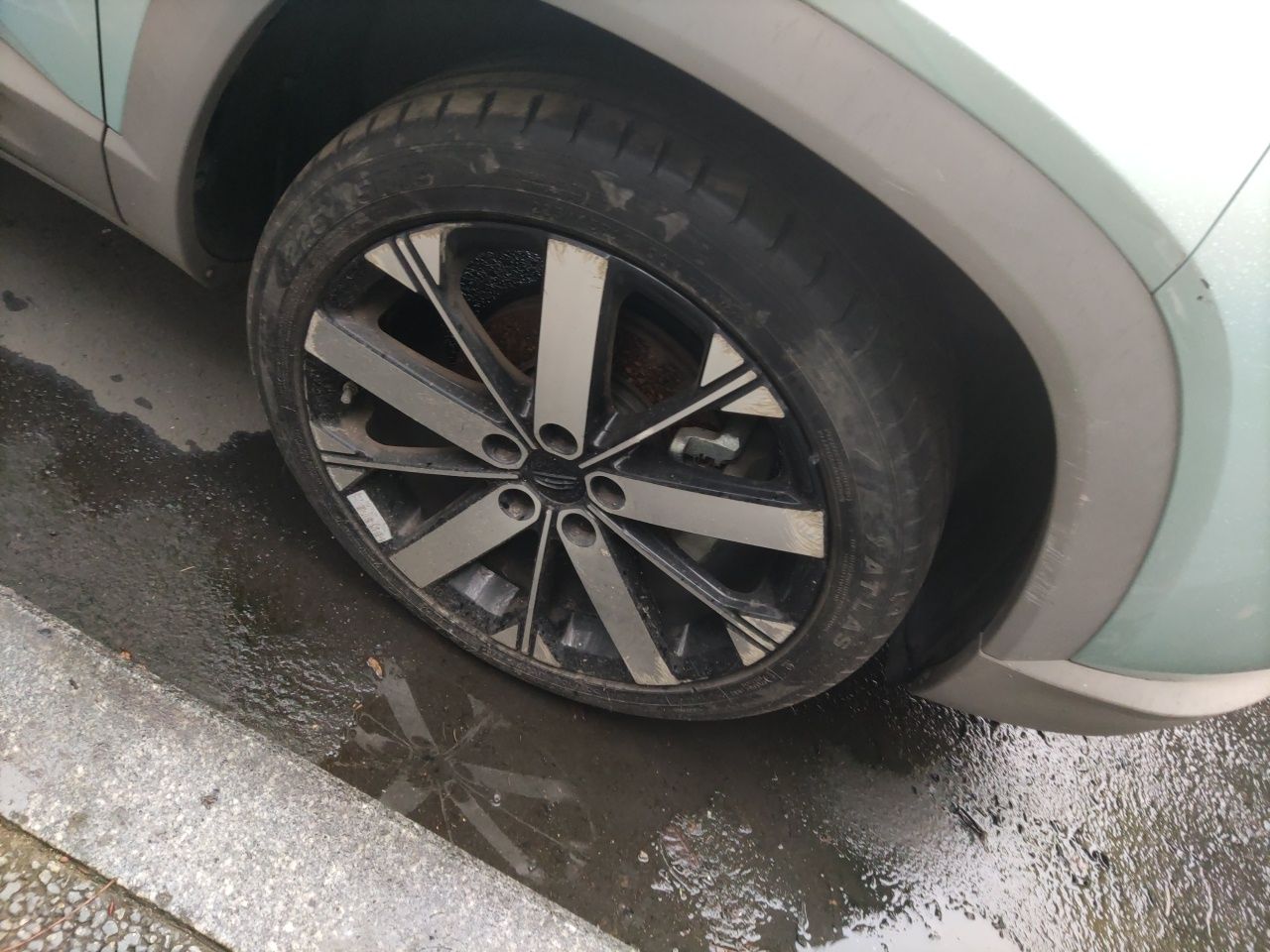 Geely Auto icon 2023 1.5TD Chocolate Smoothie Edition — снимка 10
