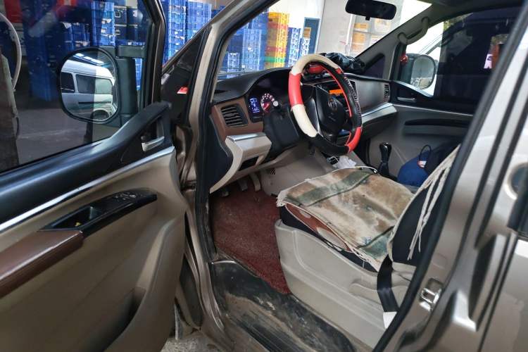 Used FORTHING Lingzhi 2019 Facelifted M5L 1.6L 7-Seater Base Model China VI Standard Driver Seat