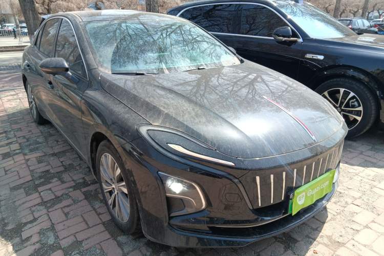 Used Hongqi E-QM5 2023 620km PLUS Front Right 45 Deg