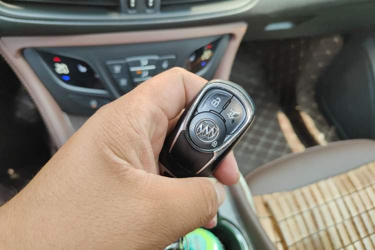 Used Buick Envision 2017 20T Two-Wheel Drive Luxury Model
