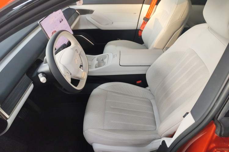 Used ONVO L60 2024 60 kWh Rear-Drive Version