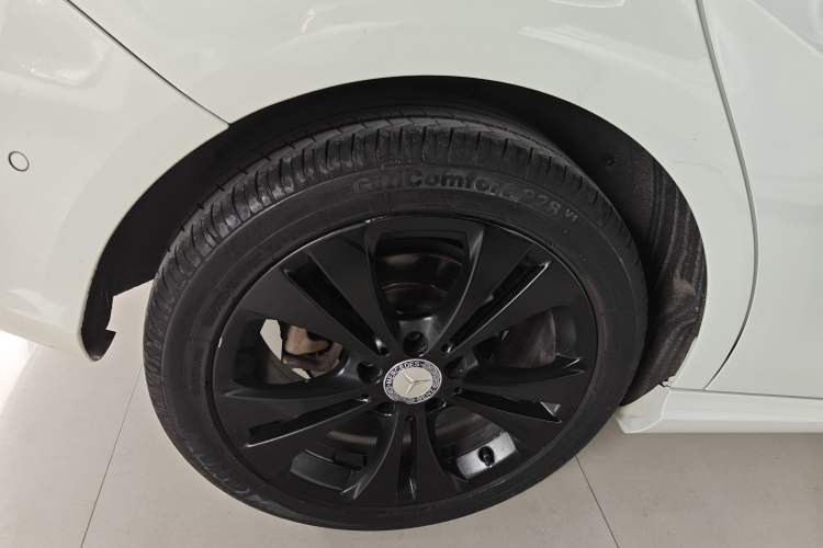 Used Mercedes-Benz B-Class 2015 B 200 Fashion Model Right Rear Wheel Hub