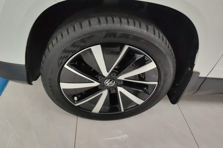 Used Volkswagen Tharu 2023 300TSI Two-Wheel-Drive Moonlight Edition Exterior 4