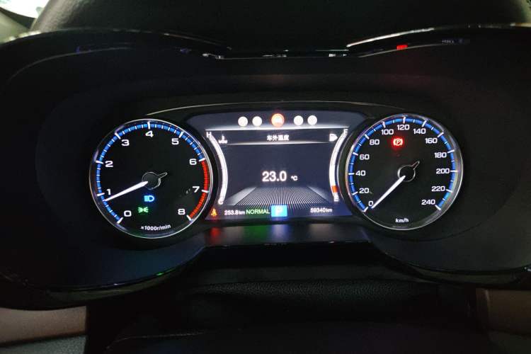 Used GAC Trumpchi GS8 2017 320T Two-Wheel Drive Luxury Smart Connectivity Version (7 Seats) Instrument Cluster