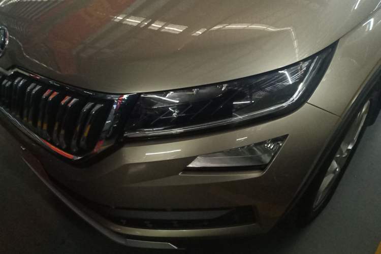 Used Skoda Kodiaq 2018 Facelifted TSI330 5-Seater Two-Wheel-Drive Luxury Enjoyment Edition