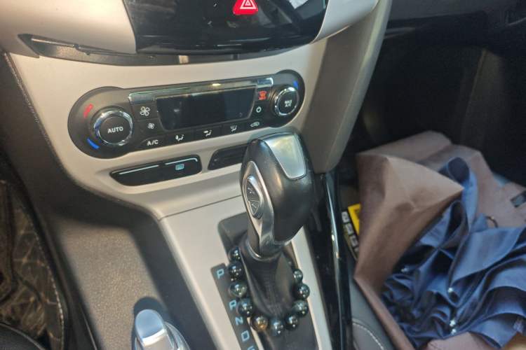 Used Ford Focus 2012 Hatchback 2.0L Automatic Luxury Sport Model
