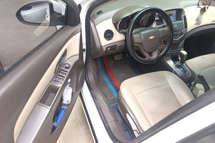 Used Chevrolet Cruze 2015 1.5L Classic SE AT Driver Seat