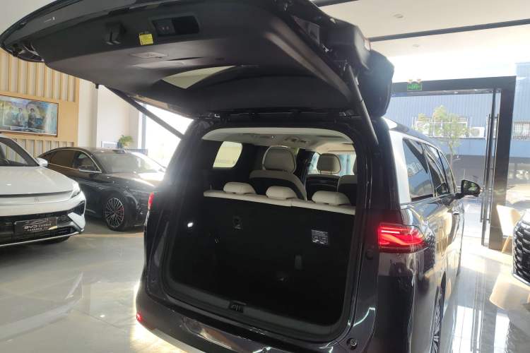 Used BYD Xia 2025 DM-i 1.5T 180km Beyond Edition
