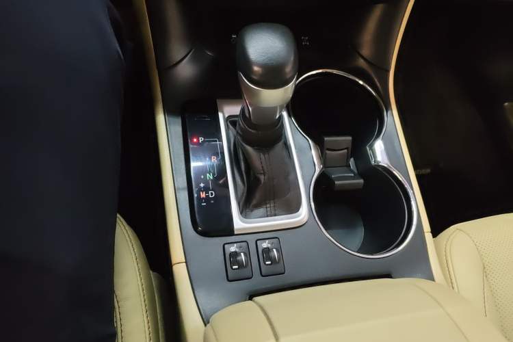 Used Toyota Highlander 2015 2.0T Four-Wheel Drive Luxury Edition 7-Seater
